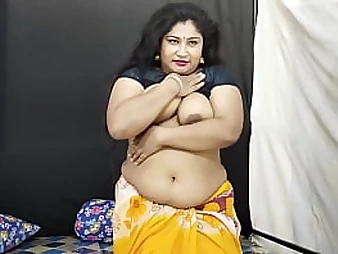 Ruby Aunty's round bod bounces on the floor while her clean-shaven labia gets rock hard