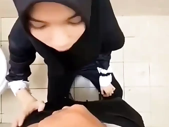 Eighteen Hijab College Teenage Wows in the Naughtiest Way