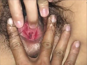Desi COUGAR Athulata and her cock-squeezing cooter win plumbed firm approximately Sri Lanka