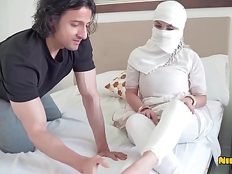 Desi Muslim mega-slut Tati takes a tiring ass-fuck plumbing from Submissive Muslim wretch Niks Indian