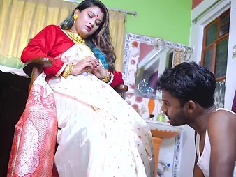 Stepmom India Bhabhi Gonzo talks depreciatory while acquiring pounded away from her servent at Dinning Presently She was Alone clubby (Hindi