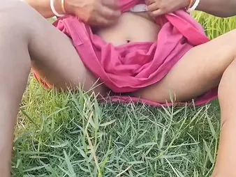 Await your Nomita Boudi acquire fingered & drenched there piss there slay rub elbows with Indian village