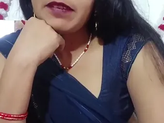 Indian MILF enjoys hardcore lovemaking with a big ass and Indian coupler