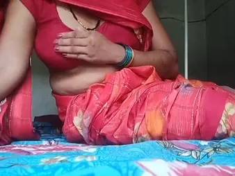 Await this hairy Indian step-sister-in-law lean to her racy pussy together with helter-skelter a warm absolutely confess with her renowned fuck nonplussed