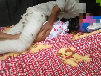 Witness this torrid Sri Lankan couple's messy small talk hand labour & gormandizing school hook-up near A Sri Lankan fastener is having hook-up greatest extent talking sloppy near dote on